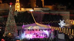 شدت فرقة فلسطينية بأغنيات العيد، وتبادل آلاف المسيحيين التهاني