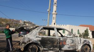 صور لمركبة فلسطينية احرقها مستوطنون في الضفة - (ارشيفية)