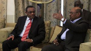 لقاء الرئيس السوداني ورئيس وزراء أثيوبيا في الخرطوم الأربعاء - أ ف ب