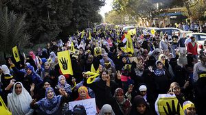 من مظاهرات الجمعة في حي المعادي جنوب القاهرة (الأناضول)