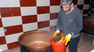 مطبخ روافد الجماعي في دير الزور (الأناضول)