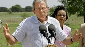 جورج دبليو بوش أصر على أن الطرق التي تستخدمها الوكالة لها فوائد أمنية كبيرة - أ ف ب