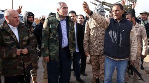 رئيس الوزراء الليبي عمر الحاسي يتفقد قوات عملية الشروق ـ أ ف ب