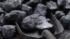 رغم احتواء الفحم على مواد سامة مثل الزرنيخ والرصاص صنّف كنفايات غير خطرة - أرشيفية