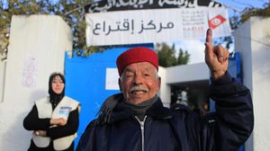تونسيون يدلون بأصواتهم مع آمال بأن تزدهر البلاد مع الرئيس القادم - الأناضول