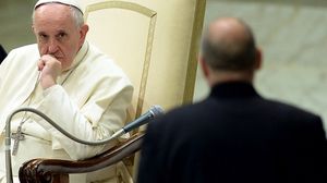 البابا فرانسيس: تحرش كهنة بالأطفال يلحق العار بالكنيسة- أ ف ب