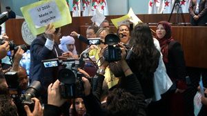تسود مخاوف بالجزائر من انتقال غضب نواب المعارضة إلى الشارع ـ عربي21