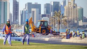 تعرضت قطر لانتقادات تتعلق بظروف إقامة وعمل العمال في قطاع الإنشاءات - أرشيفية