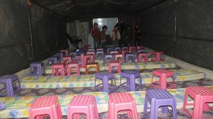 تم تجهيز هذه الخيمة كمدرسة للأطفال - من صفحة "سوريات عبر الحدود"