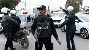 تقول الصحيفة إن أجهزة الأمن في تونس لم تعتد على مواجهة مثل هذه التنظيمات في البلاد - أرشيفية