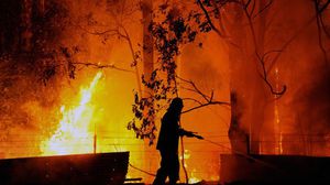 الحرائق دمرت ما لا يقل عن 53 منزلا حتى الجمعة - أرشيفية