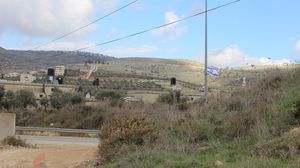 يجري طمس المعالم التي تشير إلى فلسطينية هذه الأراضي في عملية تهويد مستمرة - عربي21