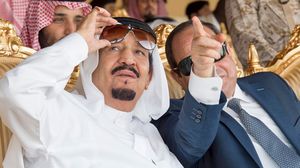 مراقبون: عودة النفط السعودي للقاهرة يعني أن السيسي سيسلم تيران وصنافير للسعودية- أرشيفية