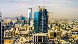 المشاريع والقرارات الاقتصادية طغت على اهتمامات السعوديين - أرشيفية