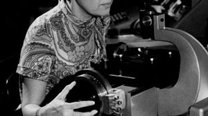 عالمة الفلك الأميركية فيرا روبن في صورة تعود الى اوائل السبعينات