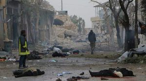 يشهد المدنيون مجازر يومية جراء قصف النظام والطيران الروسي في حلب- أرشيفية
