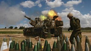موقع "واللا" العبري أكد أن الجيش الإسرائيلي هاجم نقطة مراقبة تابعة لحركة حماس في شمال قطاع غزة- جيتي 