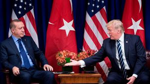 ترامب كان قد وعد الرئيس التركي رجب طيب أردوغان بعدم إرسال أسلحة لوحدات حماية الشعب الكردية- جيتي 