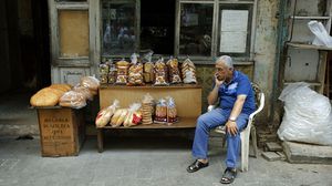 رئيس لجنة تجار مدينة جونيه "روجيه كيروز" أكد أن الوضع التجاري في لبنان سيء هذا العام- جيتي