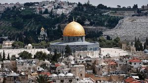 نادرا ما يزور مسؤولون عرب مدينة القدس المحتلة لأن الوصول إليها يحتاج لتنسيق مباشر مع السلطات الإسرائيلية - أ ف ب