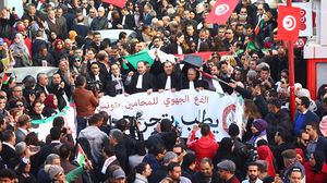 دعا المتظاهرون إلى طرد السفير الأمريكي لدى تونس- الأناضول