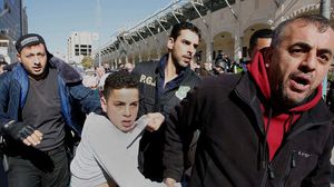 أدانت فصائل فلسطينية اعتداء أمن السلطة على مسيرتين لحركة حماس بالضفة- تويتر