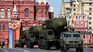 صواريخ باليستية قادرة على حمل رؤوس نووية في استعراض بموسكو- جيتي