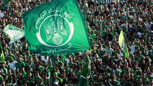 تعيش مدرجات الرياضة المغربية خلال السنتين الأخيريتين، موجة من التعبير المستجدات السياسية ـ فيسبوك