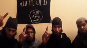 أعلن الموقوفون الأربعة عبر الفيديو ذاته، مبايعتهم لزعيم تنظيم "داعش" أبي بكر البغدادي- تويتر