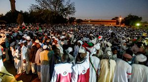 لا تزال تظاهرات السودان هي الموضوع الأبرز تداولا بين النشطاء على مواقع التواصل الاجتماعي- جيتي