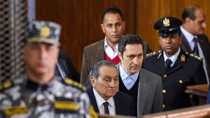 هذه المرة الأولى، التي يواجه فيها مبارك، وجها لوجه، مع أول رئيس مدني منتخب بعد ثورة 25 يناير 2011- جيتي
