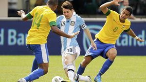 بينها تسجيل البرغوث الأرجنتيني لهاتريك في شباك المنتخب البرازيلي- فيسبوك