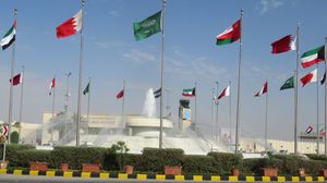 يغيب أمير قطر وسلطان عمان عن القمة - واس