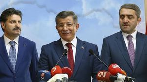 في 13 أيلول/ سبتمبر الماضي أعلن داود أوغلو استقالته من حزب العدالة والتنمية الحاكم- الإعلام التركي