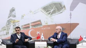 وزير الطاقة والموارد الطبيعية التركي:  بلغ إنتاج النفط داخل وخارج البلاد رقما قياسيا بإجمالي 150 ألف برميل- الأناضول 