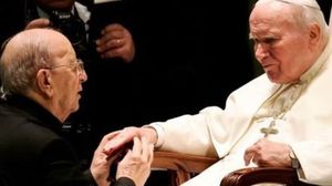 مانسيل مع البابا الراحل يوحنا بولس- بي بي سي