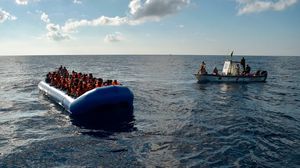 حوالي 750 لاجئًا صعدوا على متن سفينة من شرق ليبيا في 14 حزيران/ يونيو لكن الموت ابتلعهم في عرض البحر فيما نجا منهم قرابة المئة فقط- جيتي