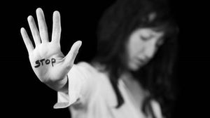  الصحة العالمية تلقت تقارير من عدة دول وحكومات تؤكد تزايد حالات "العنف الأسري" مع استمرار بقاء جميع الأشخاص في المنازل