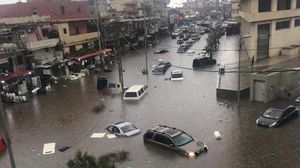 صورة لأحد شوارع بيروت بعد غرق السيارات نتيجة الأمطار- تويتر