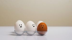  تناول بيضة واحدة أو اثنتين في اليوم يساعد على بناء الكتلة العضلية، كما أن امتصاص بروتين البيض أسهل من بروتين اللحوم- CC0