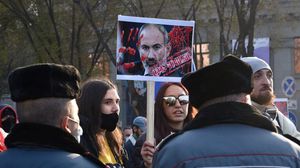 خرجت احتجاجات عدة ضد باشينان تطالبه مرارا بالاستقالة- جيتي