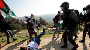 أصيب 32 فلسطينيا برصاص الاحتلال خلال قمعه لمسيرة منددة بالاستيطان غرب سلفيت- تويتر