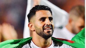 ضرب المنتخب الجزائري بذلك موعدا في الدور قبل النهائي لبطولة كأس العرب مع نظيره القطري- محرز/ تويتر