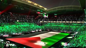 أثار النشيد الفلسطيني تفاعل الجماهير الحاضرة بافتتاح كأس العرب - تويتر
