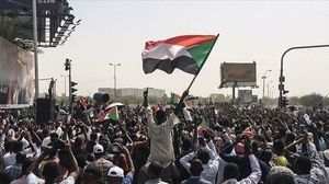 الأجيال الجديدة تسجل بصمتها في الثورة السودانية وتسهم في صياغة مستقبل جديد- (الأناضول)