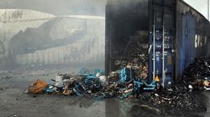 القصف استهدف ساحة الحاويات في الميناء التجاري- سانا