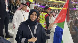 كانت الخاطر ارتدت خلال حضورها مباريات سابقة بالمونديال وشاحا فلسطينيا إضافة إلى "الكوفية الفلسطينية"- تويتر