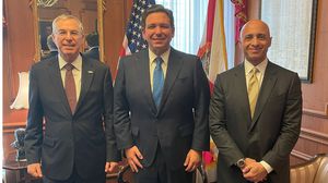 وجه السفيران دعوة لحاكم فلوريدا لزيارة دولة الاحتلال وأبو ظبي- تويتر