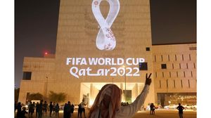 منذ أن تم اختيار قطر في العام 2010 لتنظيم مونديال كأس العالم 2022، لم تهدأ الحملة عليها حتى من ذوي القربى قبل الغرب (الأناضول)