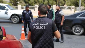 الشرطة قالت إنها تحفظت على الفتاة والسلاح المستخدم في القتل- صفحة الأمن الأردني